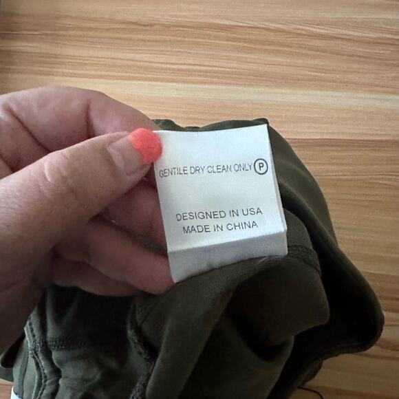 NEW By Egreis Green Bye Signature Biker Shorts Size Medium - Picture 8 of 8